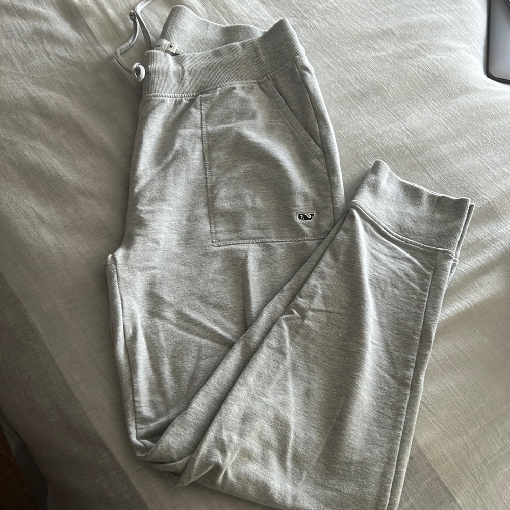 Vineyard vines joggers
